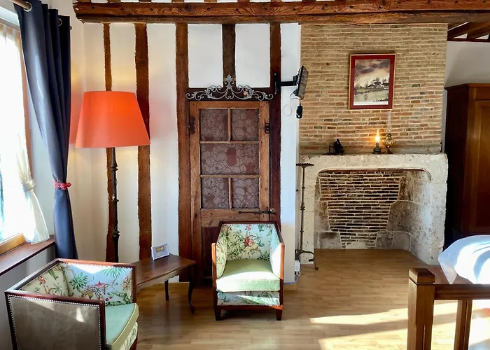 Πανσιόν Le Douet Fleury - D'hotes Et 3*